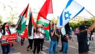 Binlerce İsrailli Netanyahu'nun