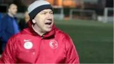 Efsane golcü Tanju Çolak, gençlere meydan okudu: Bu yaşımla sizden daha iyi oynarım Efsane golcü Tanju Çolak, gençlere meydan okudu: Bu yaşımla sizden daha iyi oynarım
