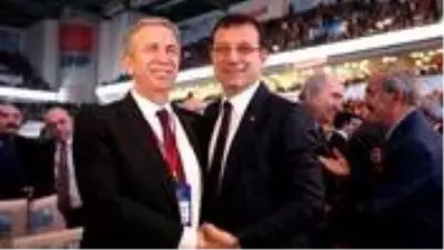 En başarılı belediye başkanları anketinde Mansur Yavaş, %74'le ilk sırada yer aldı En başarılı belediye başkanları anketinde Mansur Yavaş, %74'le ilk sırada yer aldı