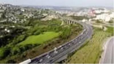 Hafta sonunu tatilde geçirenler, İstanbul'a dönüşte trafiğe kilitledi Hafta sonunu tatilde geçirenler, İstanbul'a dönüşte trafiğe kilitledi