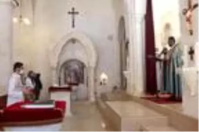 Mardin'deki kiliseler yeniden ibadete açıldı Mardin'deki kiliseler yeniden ibadete açıldı