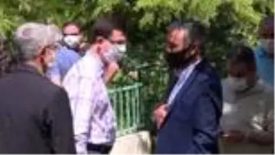 Şair ve yazar Abdürrahim Karakoç, vefatının 8. yılında kabri başında anıldı (2) Şair ve yazar Abdürrahim Karakoç, vefatının 8. yılında kabri başında anıldı (2)