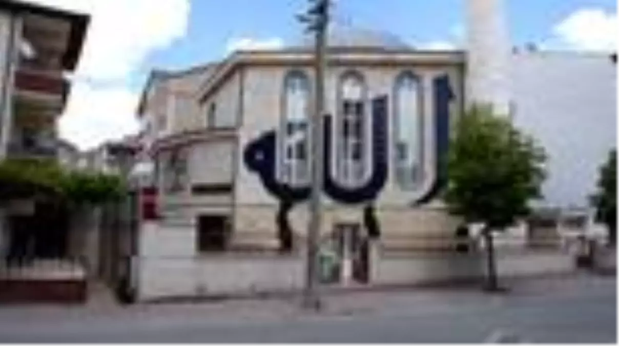 'Şelaleli cami' normalleşme sürecinde ziyaretçilerini ağırlıyor