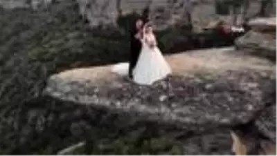 Son dakika haberi! 100 metre yükseklikteki 'taş terasta' düğün fotoğrafı çektirdiler Son dakika haberi! 100 metre yükseklikteki 'taş terasta' düğün fotoğrafı çektirdiler
