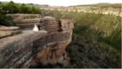Son dakika haberi! 100 metre yükseklikteki 'taş terasta' düğün fotoğrafı çektirdiler Son dakika haberi! 100 metre yükseklikteki 'taş terasta' düğün fotoğrafı çektirdiler