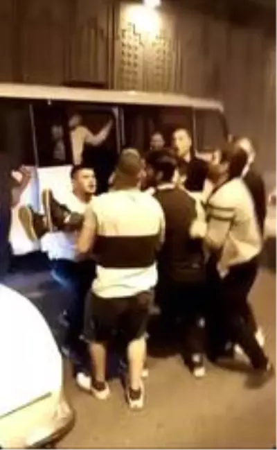 Bakan Koca'nın 'asker uğurlamasında 58 kişi enfekte' açıklamasına rağmen dehşete düşüren... Bakan Koca'nın 'asker uğurlamasında 58 kişi enfekte' açıklamasına rağmen dehşete düşüren...