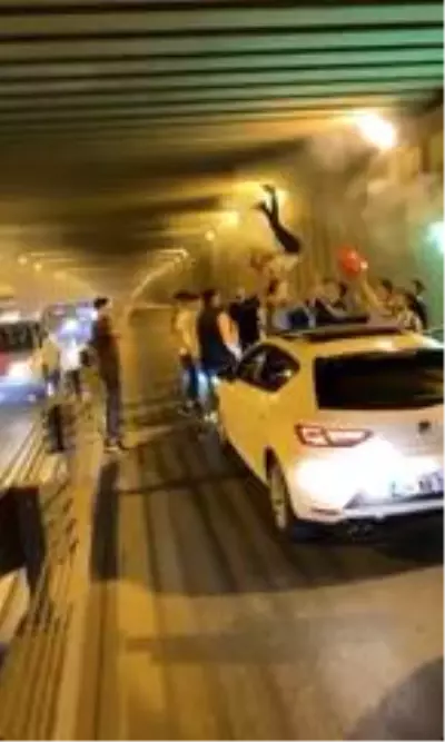 Bakan Koca'nın 'asker uğurlamasında 58 kişi enfekte' açıklamasına rağmen dehşete düşüren... Bakan Koca'nın 'asker uğurlamasında 58 kişi enfekte' açıklamasına rağmen dehşete düşüren...