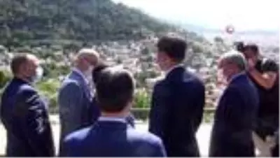 Bakan Kurum Manisa'daki kentsel dönüşüm alanlarını inceledi Bakan Kurum Manisa'daki kentsel dönüşüm alanlarını inceledi