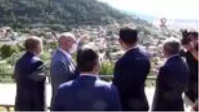 Bakan Kurum Manisa'daki kentsel dönüşüm alanlarını inceledi Bakan Kurum Manisa'daki kentsel dönüşüm alanlarını inceledi