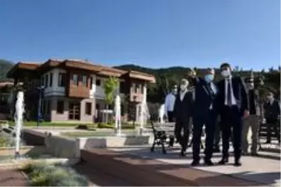 Bakan Kurum, Manisa'daki kentsel dönüşüm alanlarını inceledi Bakan Kurum, Manisa'daki kentsel dönüşüm alanlarını inceledi