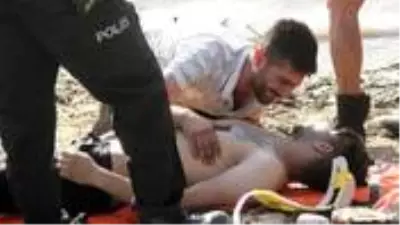 Boğulan kardeşinin cansız bedenine sarılan ağabeyin feryadı yürekleri dağladı Boğulan kardeşinin cansız bedenine sarılan ağabeyin feryadı yürekleri dağladı