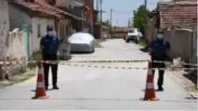 Çocuğuna doğum günü partisi düzenleyen annede koronavirüs tespit edilince 32 kişi karantinaya alındı Çocuğuna doğum günü partisi düzenleyen annede koronavirüs tespit edilince 32 kişi karantinaya alındı