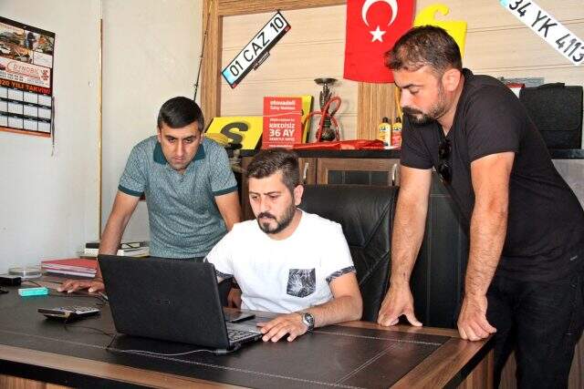 Dolandırıcılar, otomobil satın almak isteyen 3 kişinin sahte kimliğiyle e-devlet şifresi alıp, hesaplarını boşalttı