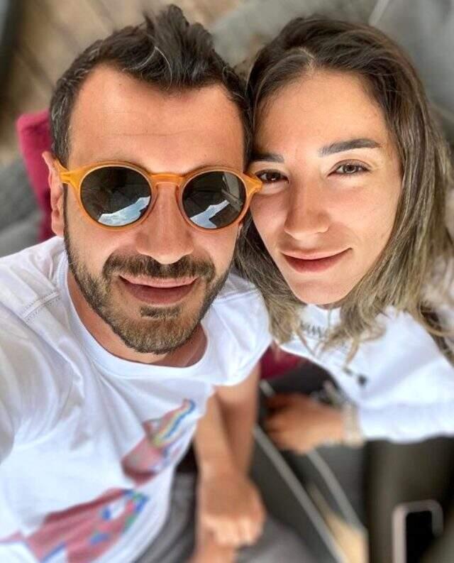 'Hayalet Sevgilim' şarkısıyla tanınan İrem, nasıl ünlü olamadığını anlattı 'Hayalet Sevgilim' şarkısıyla tanınan İrem, nasıl ünlü olamadığını anlattı