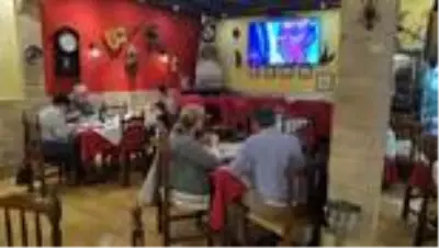 İspanya'da Kovid-19'un etkilediği restoran sektörü yeni normlara uyum sağlamaya çalışıyor İspanya'da Kovid-19'un etkilediği restoran sektörü yeni normlara uyum sağlamaya çalışıyor