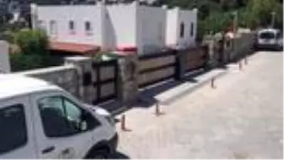 Özdil'in otoparkı yerle bir oldu