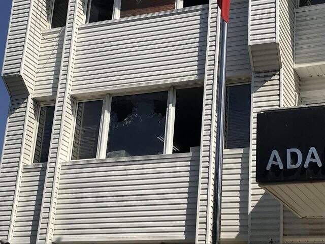 Son dakika: Suyu kesilen 71 yaşındaki vatandaş, pompalı tüfekle Adalar Belediyesi'ni bastı
