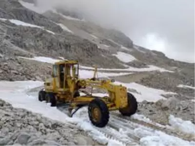 Antalya'nın yayla yollarında kar temizliği Antalya'nın yayla yollarında kar temizliği