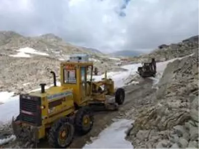 Antalya'nın yayla yollarında kar temizliği Antalya'nın yayla yollarında kar temizliği