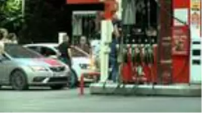 Beyoğlu'nda asker uğurlama konvoyunda tehlikeli anlar Beyoğlu'nda asker uğurlama konvoyunda tehlikeli anlar