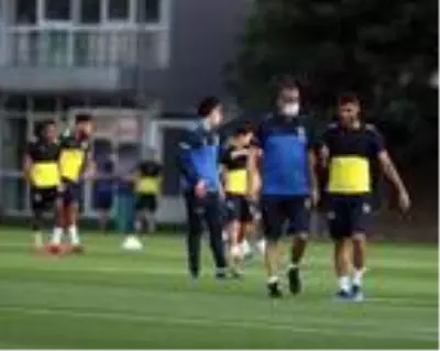 Fenerbahçe'de Tahir Karapınar antrenmana katıldı Fenerbahçe'de Tahir Karapınar antrenmana katıldı