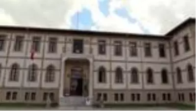 Hitit Kralı Tuthaliya'nın kılıcı İstanbul Havalimanı Müzesi'nde sergilenecek Hitit Kralı Tuthaliya'nın kılıcı İstanbul Havalimanı Müzesi'nde sergilenecek