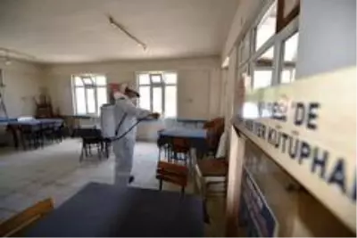 Karesi Belediyesinden kırsalda dezenfekte çalışması Karesi Belediyesinden kırsalda dezenfekte çalışması