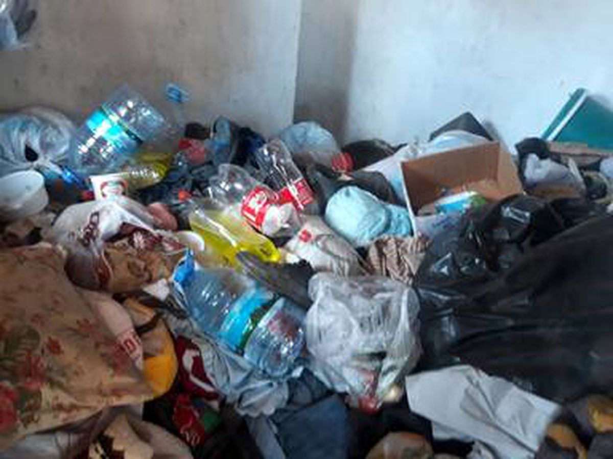 Zabıtalar gözlerine inanamadı! 30 metrekarelik evden 15 ton çöp çıktı