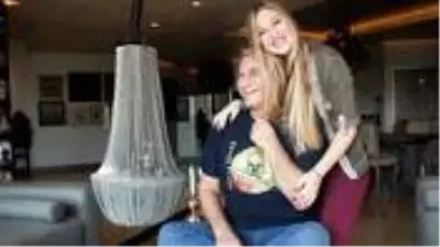 Mehmet Ali Erbil'in kızı Yasmin Erbil, mini eteğiyle dans ettiği anları paylaştı Mehmet Ali Erbil'in kızı Yasmin Erbil, mini eteğiyle dans ettiği anları paylaştı