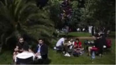 Normalleşme sürecinde sosyal mesafeye uyulmamasının altında yatan neden, anket sonuçlarına yansıdı Normalleşme sürecinde sosyal mesafeye uyulmamasının altında yatan neden, anket sonuçlarına yansıdı