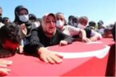PKK'nın şehit ettiği işçiler, son yolculuklarına uğurlandı