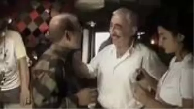 Şener Şen ve Neşet Ertaş'ın yıllar önce çekilen ilk karşılaşma videosu Twitter'da gündem oldu Şener Şen ve Neşet Ertaş'ın yıllar önce çekilen ilk karşılaşma videosu Twitter'da gündem oldu
