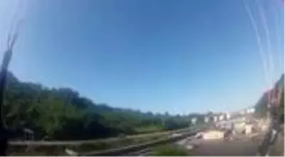 Sis Dağı'ndan yamaç paraşütüyle 45 km mesafedeki Beşikdüzü ilçesine uçtu Sis Dağı'ndan yamaç paraşütüyle 45 km mesafedeki Beşikdüzü ilçesine uçtu