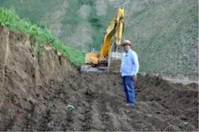 Son dakika yaşam: 5 kilometreden su getirmek için hayvanlarını sattı Son dakika yaşam: 5 kilometreden su getirmek için hayvanlarını sattı