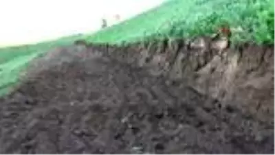 5 kilometreden su getirmek için hayvanlarını sattı 5 kilometreden su getirmek için hayvanlarını sattı