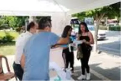 Adana'da Milli Eğitim Müdürlüğü'nden 18 yaş altına maske Adana'da Milli Eğitim Müdürlüğü'nden 18 yaş altına maske