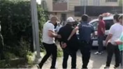 Ağabey, uyuşturucu krizi geçiren kardeşini göğsünden vurdu Ağabey, uyuşturucu krizi geçiren kardeşini göğsünden vurdu