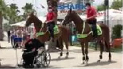 ANTALYA Kısıtlama kalktı, sahil çocuklarla doldu ANTALYA Kısıtlama kalktı, sahil çocuklarla doldu