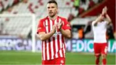 Antalyasporlu Podolski'den Galatasaray itirafı: Yanlış zamandı Antalyasporlu Podolski'den Galatasaray itirafı: Yanlış zamandı