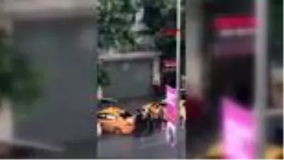 BEYOĞLU'NDA YABANCI UYRUKLU KİŞİYE TOKAT ATAN 2 BEKÇİ AÇIĞA ALINDI BEYOĞLU'NDA YABANCI UYRUKLU KİŞİYE TOKAT ATAN 2 BEKÇİ AÇIĞA ALINDI