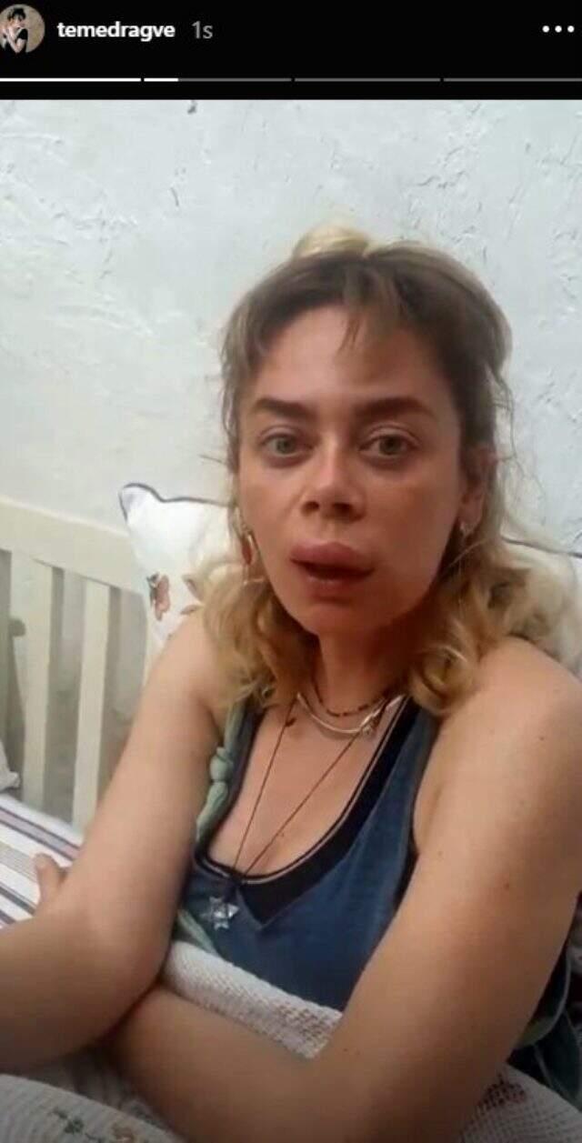 Bir günde başına gelmeyen kalmadı! Tanınmaz haldeki Demet, kendisini tiye aldı Bir günde başına gelmeyen kalmadı! Tanınmaz haldeki Demet, kendisini tiye aldı