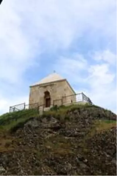 Bunu tarih yazmadı, Yavuz'un Sivas'ta inşa ettirdiği türbe Bunu tarih yazmadı, Yavuz'un Sivas'ta inşa ettirdiği türbe