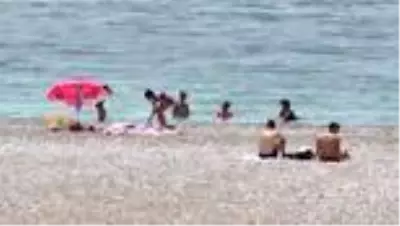 Dedeler, nineler ve torunlar sahillerde buluştu