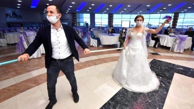 Düğün salonları ne zaman açılıyor? Nikah salonları ne zaman açılıyor? Düğün salonları ve nikah salonları takvimi nedir? Evlenecek çiftlere müjde!