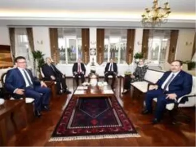 Hakan Çavuşoğlu, Yargıtay Başkanı Akarca'yı ziyaret etti Hakan Çavuşoğlu, Yargıtay Başkanı Akarca'yı ziyaret etti