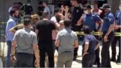 Cezaevinden çıkan kişi, aralarında husumet bulunan kişiyi pompalı tüfekle öldürdü Cezaevinden çıkan kişi, aralarında husumet bulunan kişiyi pompalı tüfekle öldürdü