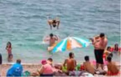 Son dakika haber | Kısıtlama kalktı, sahil çocuklarla doldu Son dakika haber | Kısıtlama kalktı, sahil çocuklarla doldu