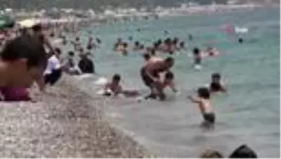 Kısıtlamanın kaldırılmasının ardından sahiller çocuklarla doldu Kısıtlamanın kaldırılmasının ardından sahiller çocuklarla doldu