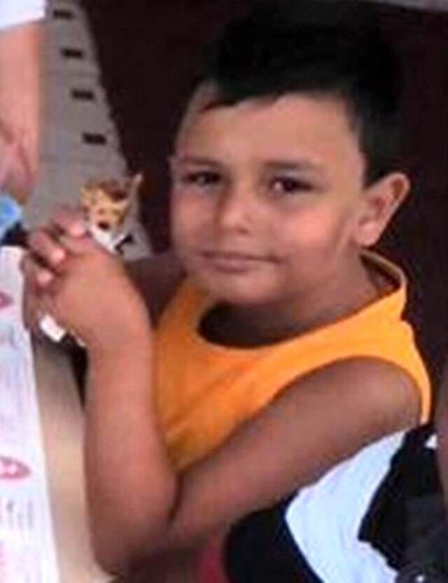 Küçük Eymen'in ölümüne neden olan hemşirenin, aracıyla seyir halindeyken canlı yayın yaptığı görüntüler ortaya çıktı Küçük Eymen'in ölümüne neden olan hemşirenin, aracıyla seyir halindeyken canlı yayın yaptığı görüntüler ortaya çıktı