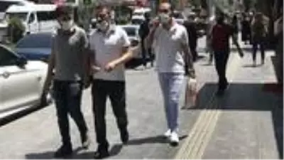 Bakan Koca, 1 Haziran sonrası koronavirüs vaka sayılarının arttığı 3 bölgeyi tek tek sıraladı